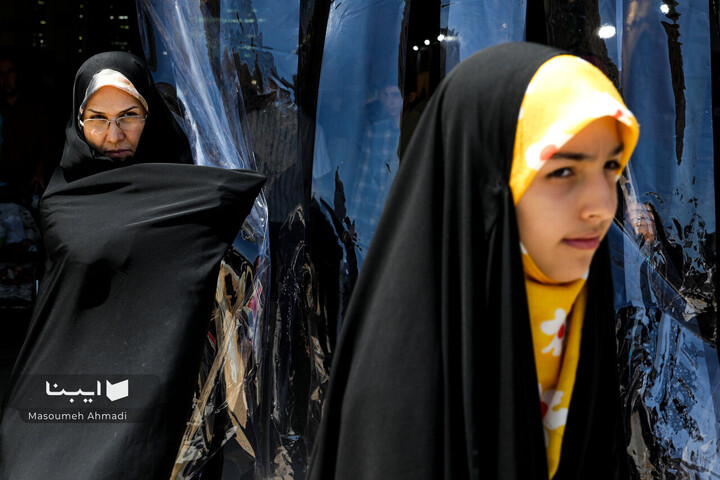 نمایی متفاوت از بازدیدکنندگان نمایشگاه کتاب تهران