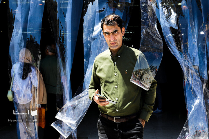 نمایی متفاوت از بازدیدکنندگان نمایشگاه کتاب تهران