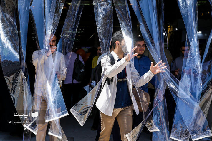 نمایی متفاوت از بازدیدکنندگان نمایشگاه کتاب تهران