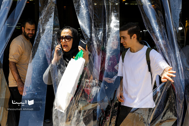 نمایی متفاوت از بازدیدکنندگان نمایشگاه کتاب تهران