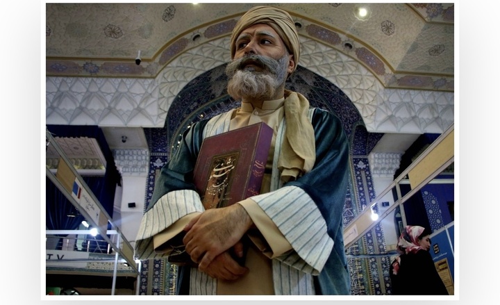 اجرای نمایش هنری با حضور هنرمندانی در نقش مفاخر ادبیات فارسی