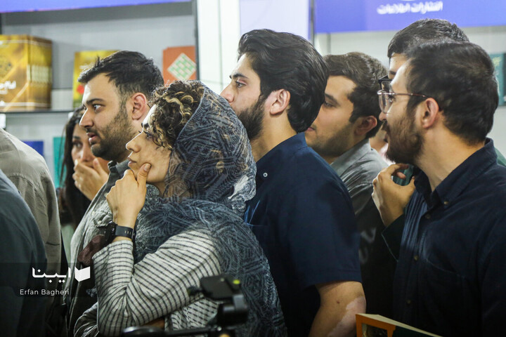 ظریف در نمایشگاه کتاب