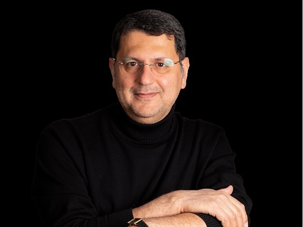 رمان «پرواز قو» رهسپار بازار کتاب شد