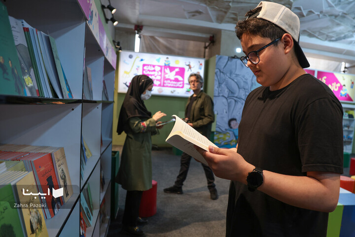 ساعات اولیه ششمین روز نمایشگاه کتاب تهران
