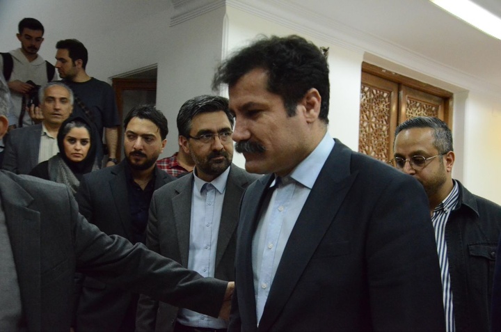 اهمیت نقش کتاب و محصولات فرهنگی در توسعه متوازن