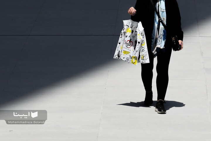 چیزهایی در دست...