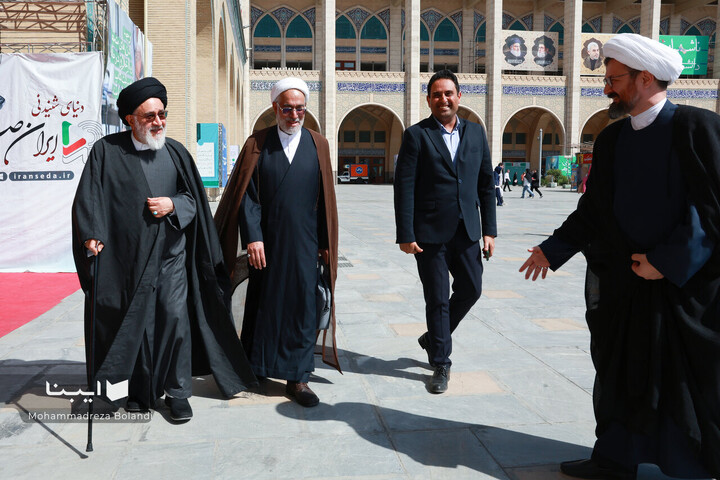 حضور مصطفی محقق داماد در نمایشگاه کتاب