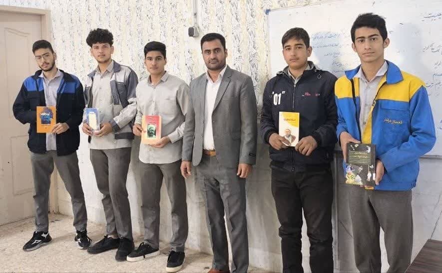 نشست کتابخوان در تربتحیدریه/ نشست قصهگویی در کاخک گناباد