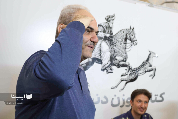 جواد خیابانی در نمایشگاه کتاب