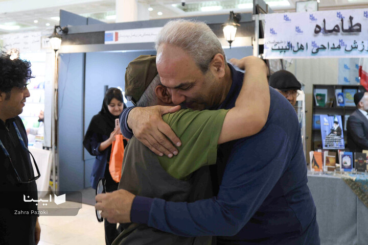 جواد خیابانی در نمایشگاه کتاب