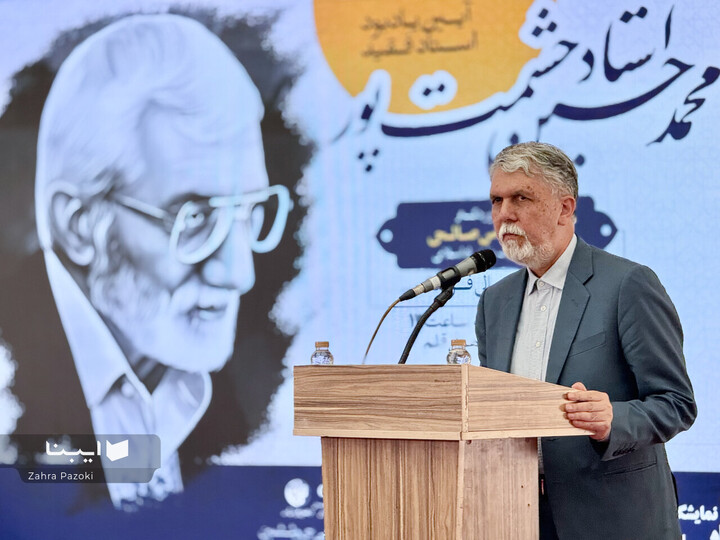 عشق به فهمیدن در تمام ابعاد زندگی‌ استاد نمایان بود