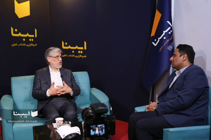 بازدید حسین سیمایی صراف وزیر علوم تحقیقات و فناوری از خبرگزاری کتاب