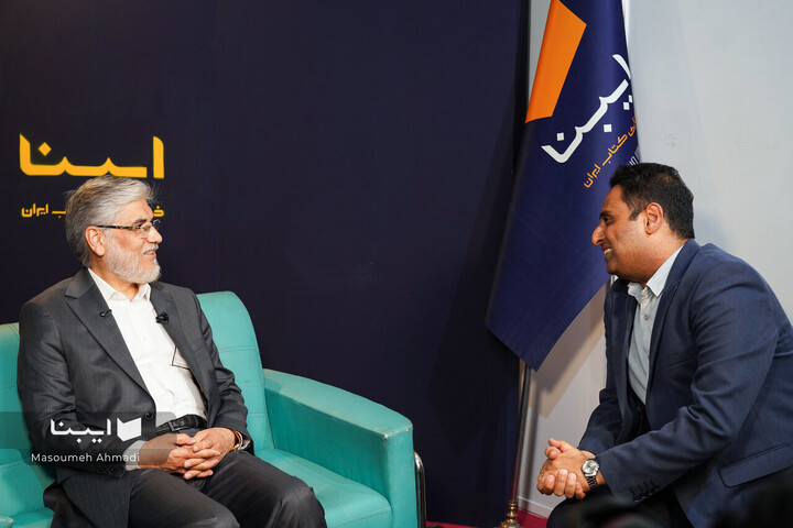 بازدید حسین سیمایی صراف وزیر علوم تحقیقات و فناوری از خبرگزاری کتاب