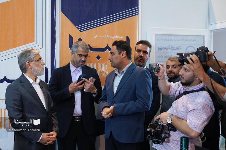 بازدید وزیر علوم از خبرگزاری کتاب ایران