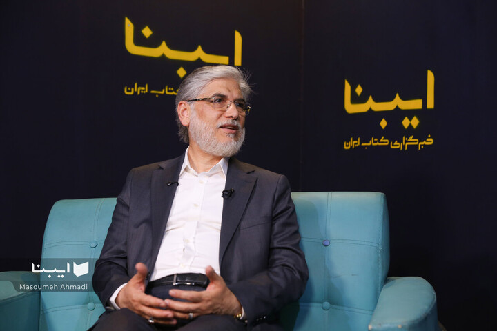 بازدید حسین سیمایی صراف وزیر علوم تحقیقات و فناوری از خبرگزاری کتاب