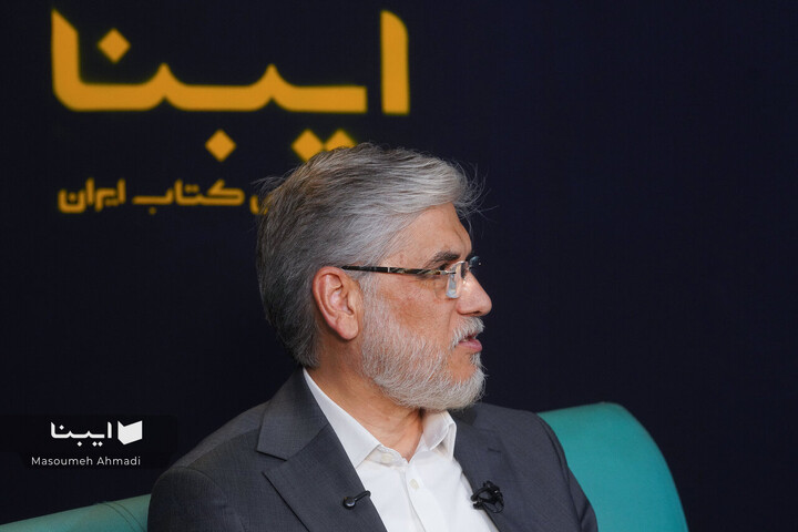 بازدید حسین سیمایی صراف وزیر علوم تحقیقات و فناوری از خبرگزاری کتاب