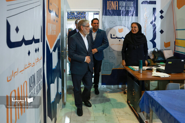 بازدید حسین سیمایی صراف وزیر علوم تحقیقات و فناوری از خبرگزاری کتاب