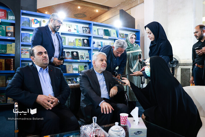 صالحی امیری در نمایشگاه کتاب