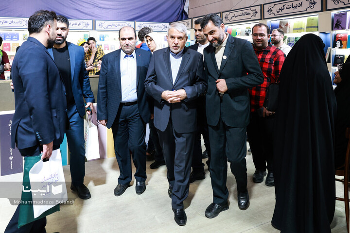 صالحی امیری در نمایشگاه کتاب