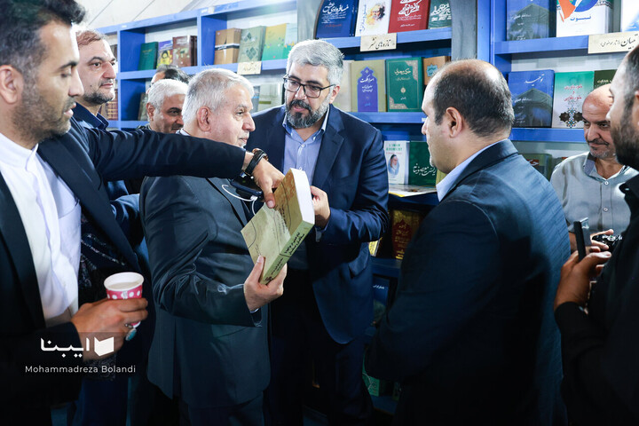 صالحی امیری در نمایشگاه کتاب