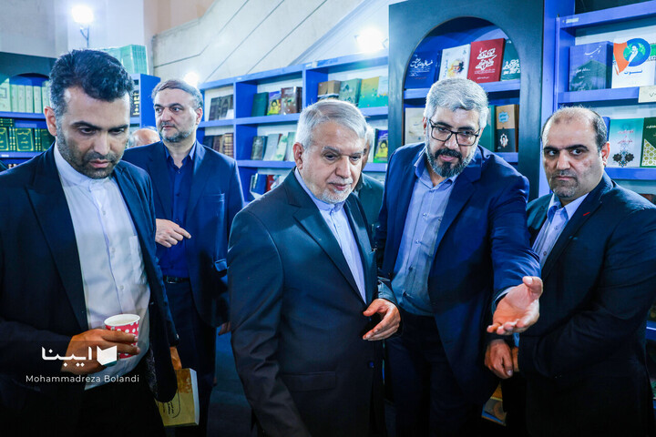 صالحی امیری در نمایشگاه کتاب