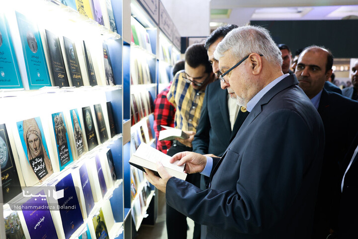 صالحی امیری در نمایشگاه کتاب