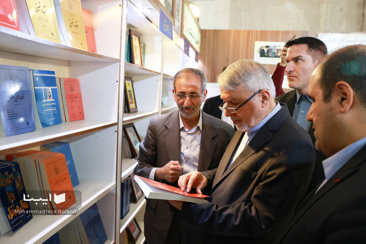 صالحی امیری در نمایشگاه کتاب