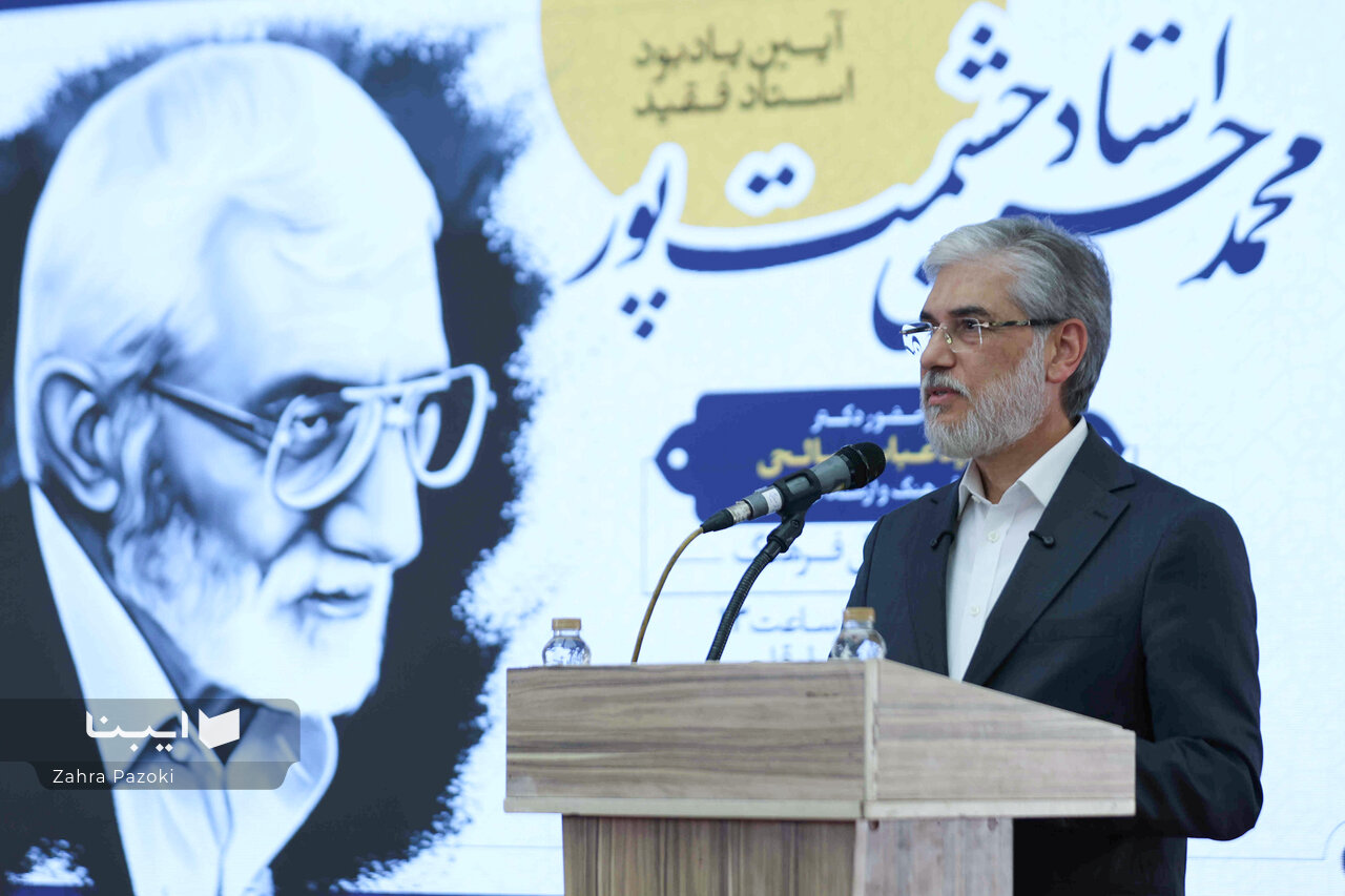 عشق به فهمیدن در تمام ابعاد زندگیاش نمایان بود