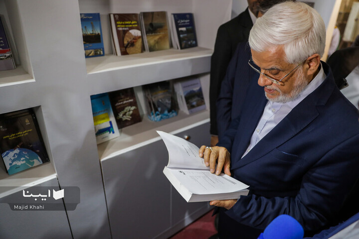 بازدید معاون اول رئیس جمهور از نمایشگاه کتاب