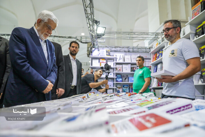 بازدید معاون اول رئیس جمهور از نمایشگاه کتاب
