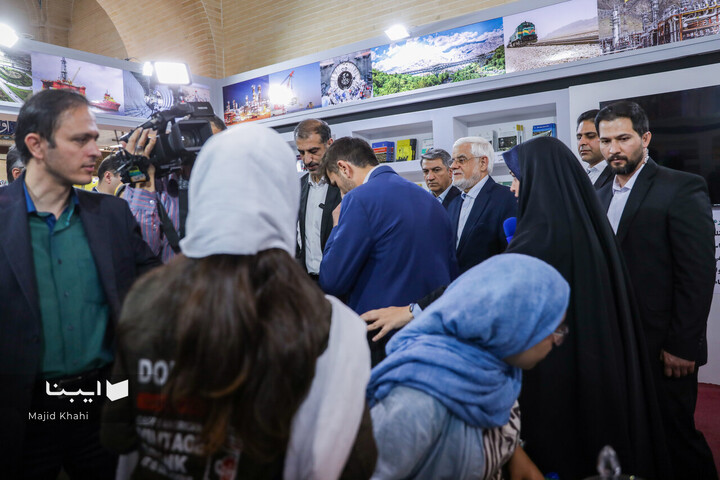 بازدید معاون اول رئیس جمهور از نمایشگاه کتاب