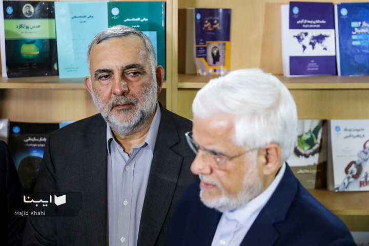 بازدید معاون اول رئیس جمهور از نمایشگاه کتاب