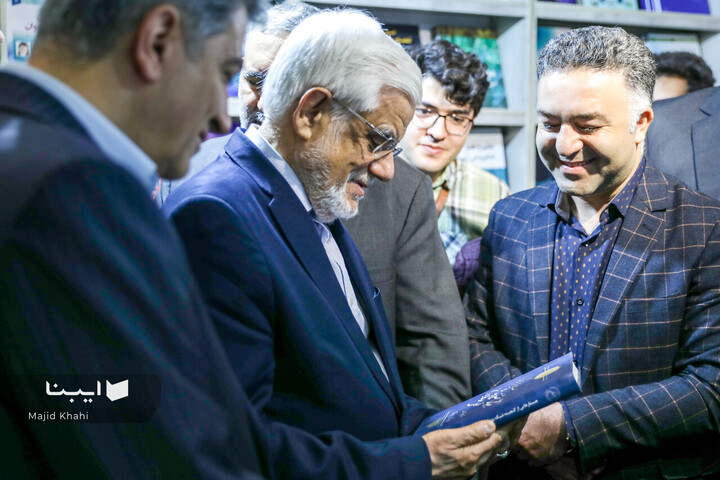 بازدید معاون اول رئیس جمهور از نمایشگاه کتاب