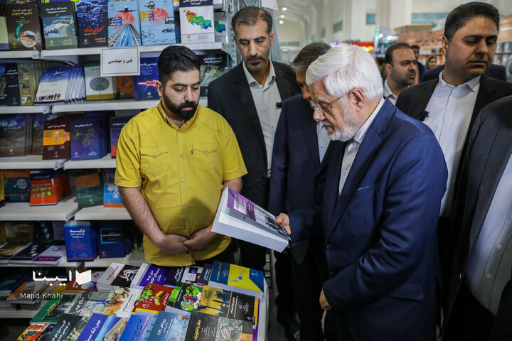 بازدید معاون اول رئیس جمهور از نمایشگاه کتاب