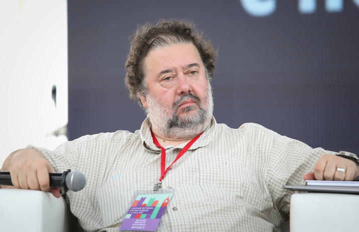 دانیل خارمس، آندری پلاتونوف و فرانتس کافکا روی من تأثیر داشتند