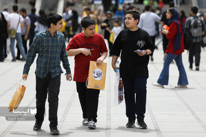 حضور مردم در نهمین روز نمایشگاه کتاب