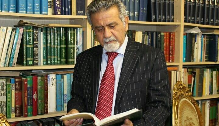 شاهنامه را انتخاب کنیم