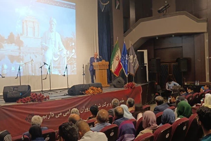 بازخوانی نقش فردوسی در صیانت از زبان فارسی و فرهنگ ایرانی