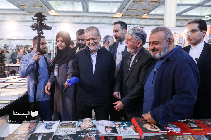 بازدید رئیس جمهور از نمایشگاه کتاب تهران