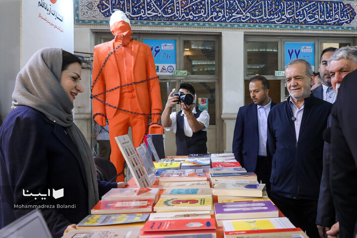 بازدید رئیس جمهور از نمایشگاه کتاب تهران
