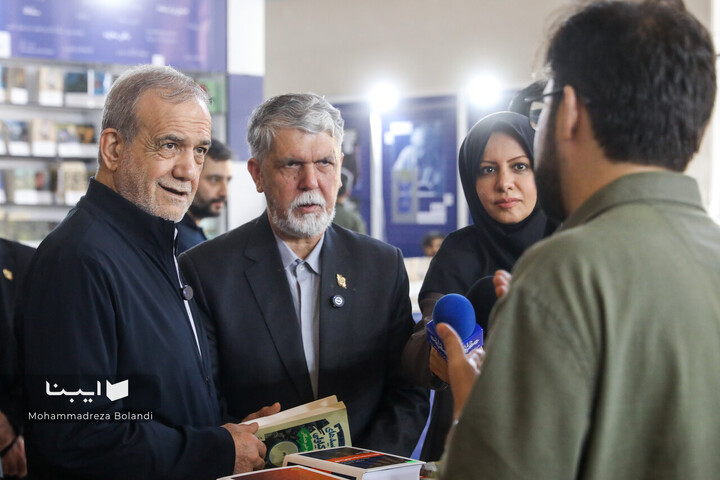 بازدید رئیس جمهور از نمایشگاه کتاب تهران