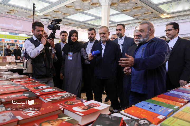 بازدید رئیس جمهور از نمایشگاه کتاب تهران