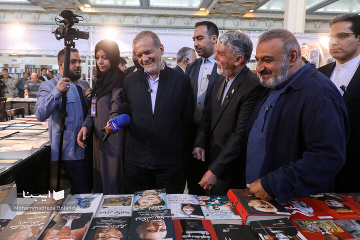 بازدید رئیس جمهور از نمایشگاه کتاب تهران