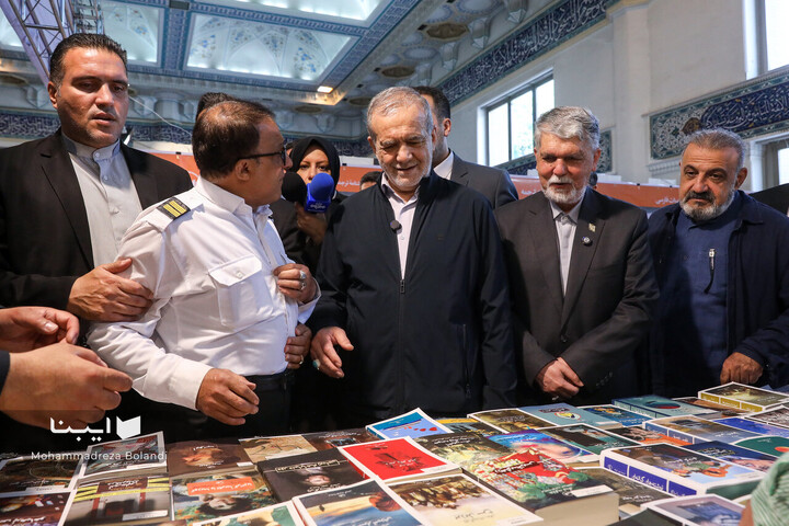 بازدید رئیس جمهور از نمایشگاه کتاب تهران