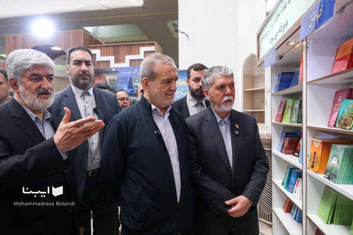 بازدید رئیس جمهور از نمایشگاه کتاب تهران