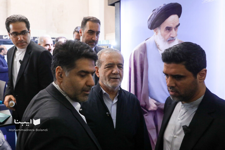 بازدید رئیس جمهور از نمایشگاه کتاب تهران