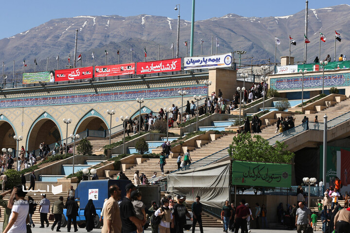 حضور مردم در نهمین روز نمایشگاه کتاب