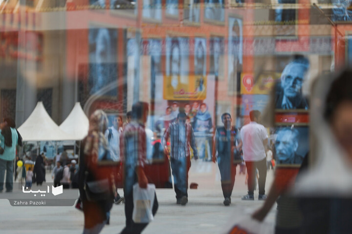 حضور مردم در دهمین روز نمایشگاه کتاب