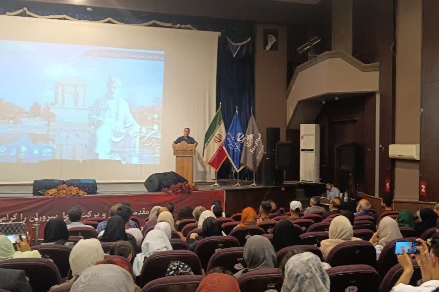 بازخوانی نقش فردوسی در صیانت از زبان فارسی و فرهنگ ایرانی