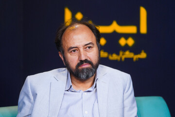 نقاشی قهوه‌خانه‌ای در گذشته حکم رسانه را داشت